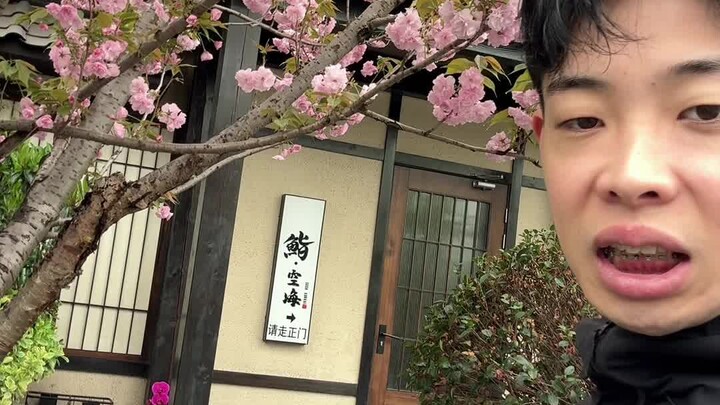 Orang Jepang menikmati OMAKASE di Shanghai