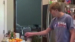 不同价位杯子的声音