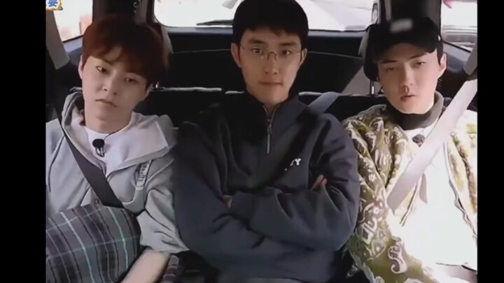 The only time Junmian is respected: when he gets on stage to speak 😂😂😂😂