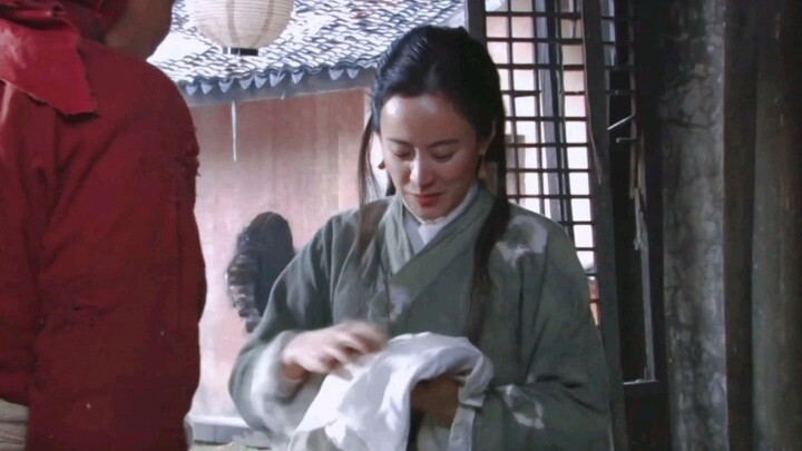 الرجلة التي في حضنها لا تكفي فقط لخبزة محمصة واحدة، بل تتسع أيضًا لمملكة مينغ بأكملها.