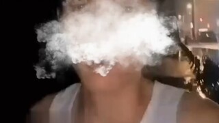 男子被富婆包养16个月，惨遭抛弃，异地恋男友为了给女友惊喜不远千里来到女孩城市却发现…网友:异地恋不是绿了就是黄了
