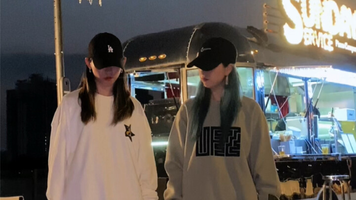 当代好朋友见面方式