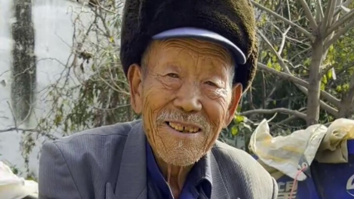 กะหล่ำปลีที่คุณปู่ปลูกก็เหมือนนิสัยของท่าน ขาวสะอาดใสกระจ่างดุจหยก