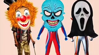 Little Ultraman fights monsters
