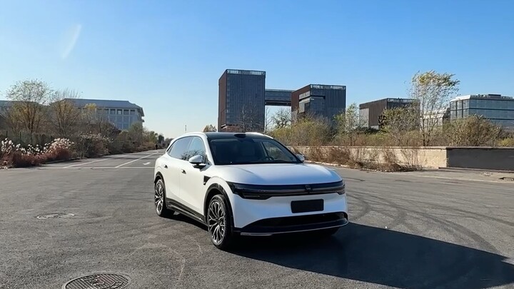 Zeekr 7X! I’d say this car isn’t overpriced—far from it; it’s actually worth every penny… The full r