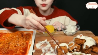 Mì gà xào cay phô mai và gà rán sốt kem hành tây phần 5 #mukbang