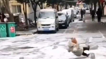 网友：妈妈是开关吗？# 原谅我不厚道的笑了 # 萌娃搞笑日常