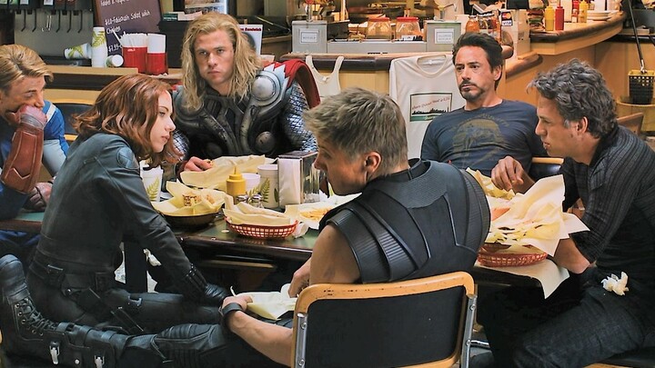 【Dynamic Wallpaper|2K】Avengers eats Arabic barbecue Shawarma + retro music without watermark
