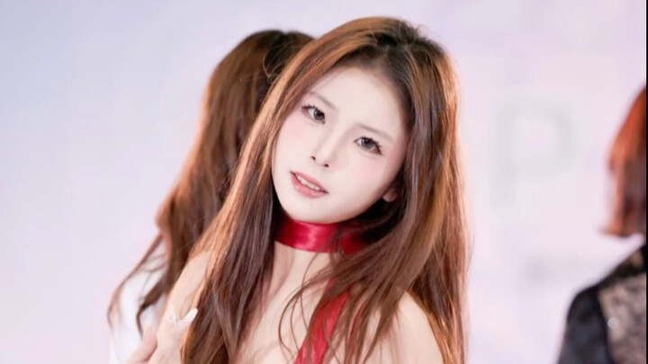 【AOA - Unshakable】Unfazed by stretching while wearing high heels