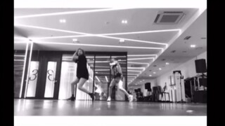 [鬼鬼吴映洁]：请接收各式各样的舞蹈鬼。（我喜欢的鬼的舞蹈帕）