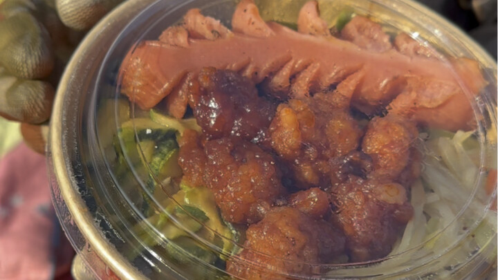 Nasi kotak dari Tiongkok Timur Laut