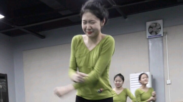 Several types of instep walking! Did the last one surprise you? #DanceArtExam