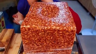 كلما كان الطعام غريبًا، كان طعمه أفضل.