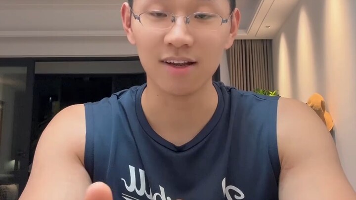 บล็อกเกอร์ชายตอบโต้ต่อกรณีสัมภาษณ์ในอดีตและการถ่ายแบบนิตยสาร