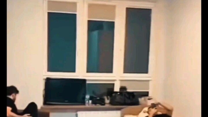 كنت أظن أنه فجر ريحًا هاها