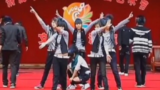 盘点早期校园文艺汇演，虽然舞蹈很魔性但毕竟是我们曾经青春回忆