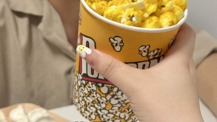 A guy made squishies out of popcorn?! They look so real!