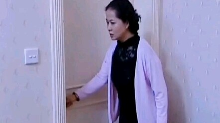 The wife suddenly returned home, only to find her husband and the young nanny in the room... "Zone o