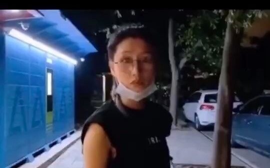 Lập trình viên: Anh bạn, chuyện này thật đau lòng quá, khiến cuộc sống vốn đã không vui của tôi càng