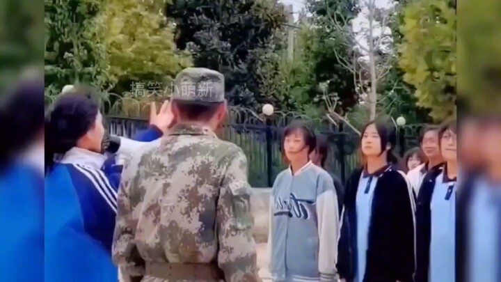 Those hilarious high-energy moments from military training, hahaha!