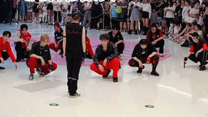 Shenyang team takes part! HOT-SEVENTEEN random dance roadshow
