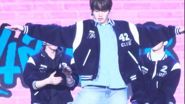I wish the whole world knew that Han Ji-hoon is just a kid who can dance like a boss.