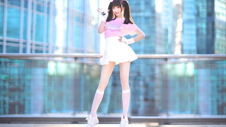 Gadis yang menari di bawah sinar matahari, begitu segar! 【What is Love】