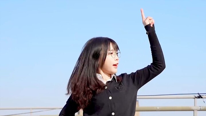 【Layar Vertikal 4K】Ikan Mas Kecil - Ramuan Cinta