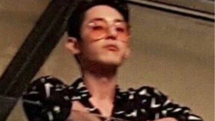 يا أختي، افتحي صفًا! سأستمع وأنا راكع!