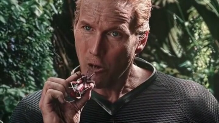 กุ้งมังกรมีชื่อเรียกอีกอย่างว่า “แมลงสาบทะเล” ดังนั้นเรียกมันว่า “กุ้งบก” ก็ไม่ผิดอะไรหรอก