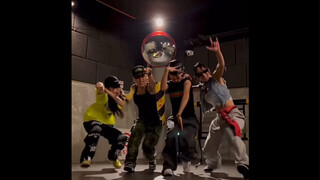 Gadis-gadis hiphop, lihatlah irama dasar Hiphop yang superkeren ini. Tarian ini benar-benar keren!