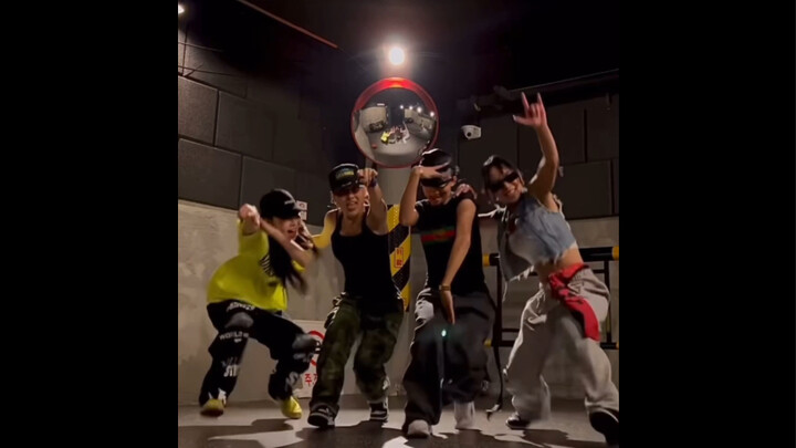 Gadis-gadis hiphop, lihatlah irama dasar Hiphop yang superkeren ini. Tarian ini benar-benar keren!