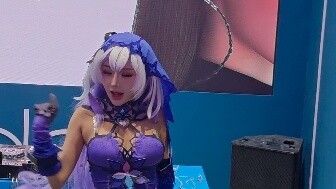 Black Swan was actually DJing at the CICF Comic Exhibition in Guangzhou!