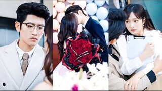 Kabar bilang CEO tak bisa lupakan seorang gadis—ternyata itu si magang baru!