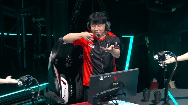 【S1mon】มือถือจ่อเล็ง เป้าหมายคือเธอ