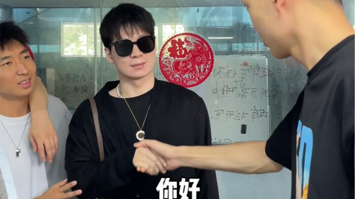 Tôi công khai rồi, từ giờ tất cả hãy trở thành fan nhan sắc của tôi!