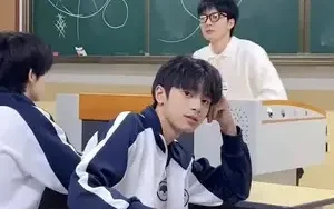 จะโฟกัสนักเรียนหรือเหล่าซือก่อนดี😂