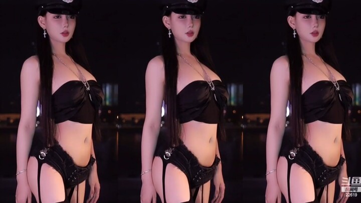 Điệu nhảy đặc vụ J kinh điển của Mina