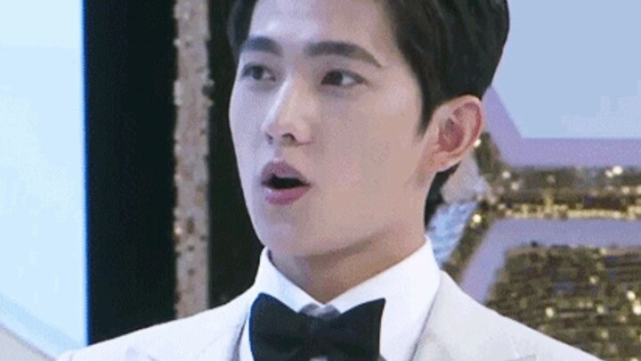 Dương Dương ợ liên tục, cười chết mất thôi!