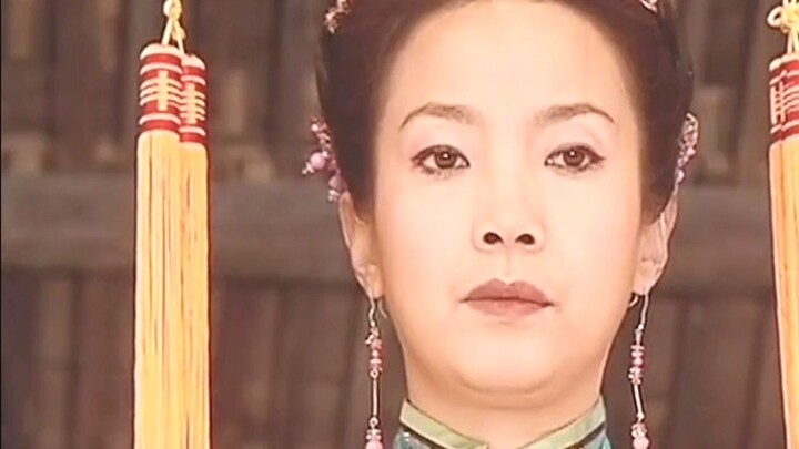 ซูสีไทเฮากำลังกินซาลาเปากู่ลี่อยู่ก็มีอันธพาลเข้ามาก่อเรื่อง วินาทีต่อมา อันธพาลก็เดือดร้อน!