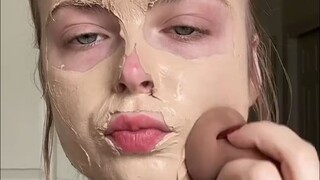 Một kẻ tàn nhẫn với mỹ phẩm không bao giờ hết hạn đã xuất hiện và có thể dùng hết số mỹ phẩm dự trữ 