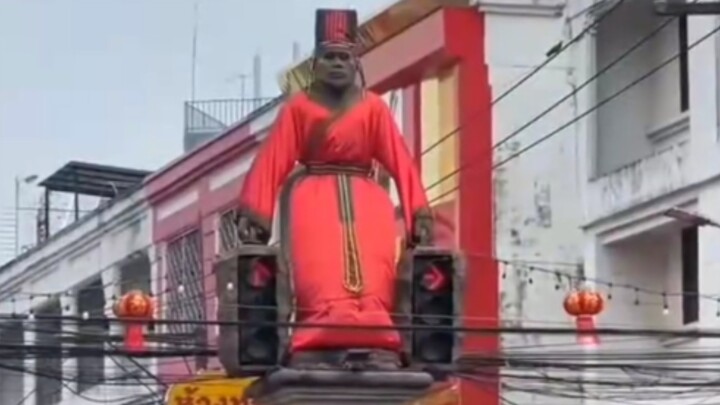 Who would dare run a red light now?