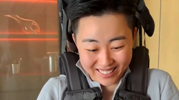 Chỉ cần mua nó và chia sẻ công cụ du lịch rảnh tay của bạn