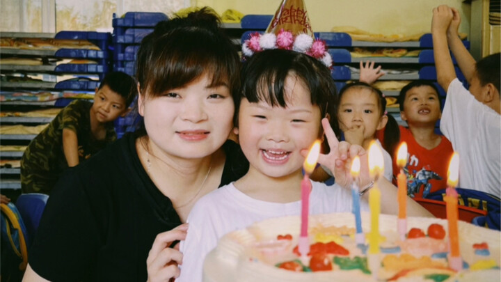 My birthday coincides with graduation day—childhood memories etched deep in my heart~