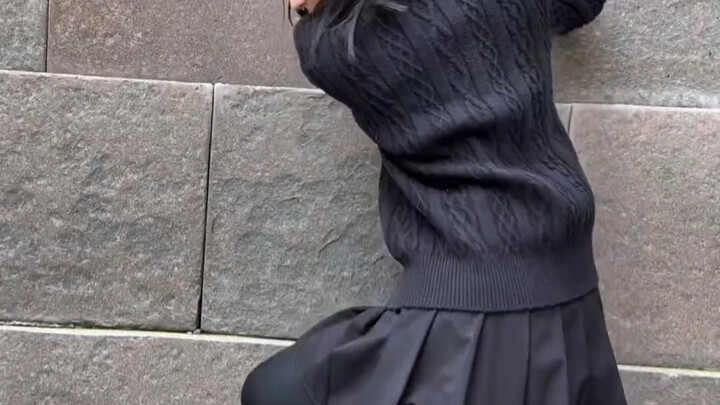 Teman-teman yang suka mendaki tembok