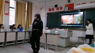 当你在元旦联欢会上跳英雄联盟K/DA的POP/STARS 会发生什么