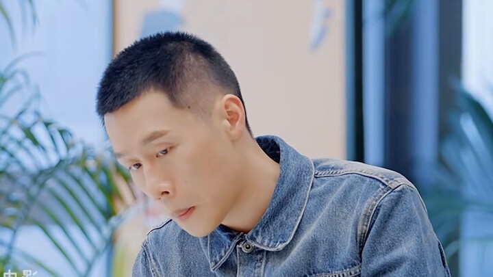 Karyawan begadang semalaman bikin PPT, tapi bos cuma lihat sekilas lalu suruh dia bikin ulang.