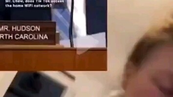 “ทำเอาอึ้งไปเลย! ชาวผิวดำแบบ “ห๊ะ?” บล็อกเกอร์ต่างชาติมาดูการวิพากษ์วิจารณ์บนเว่ยป๋อ คอมเมนต์ชาวเน็ต