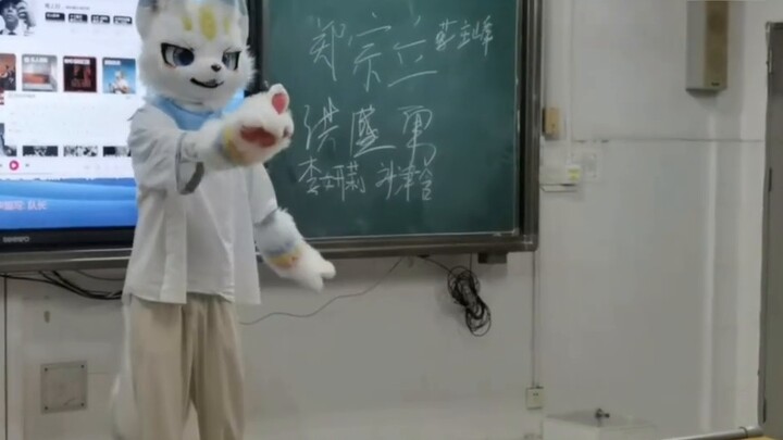 Tôi thực sự xin lỗi vì đã tỏ ra kiêu ngạo trước mặt các em đàn em như vậy!