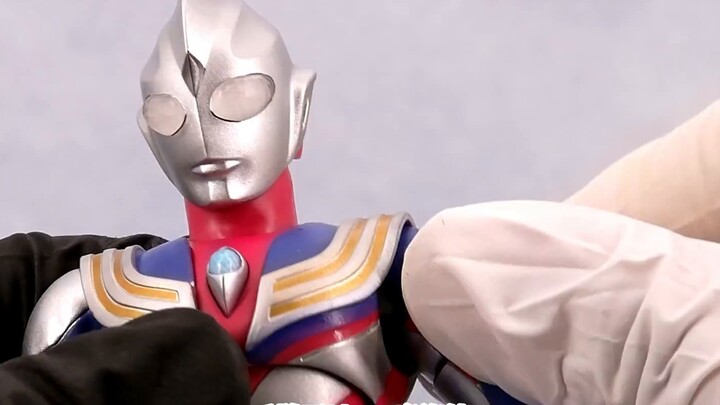 What you buy is a movable model, not a decoration! Ultraman Tiga Bandai real bone sculpture SHFiguar